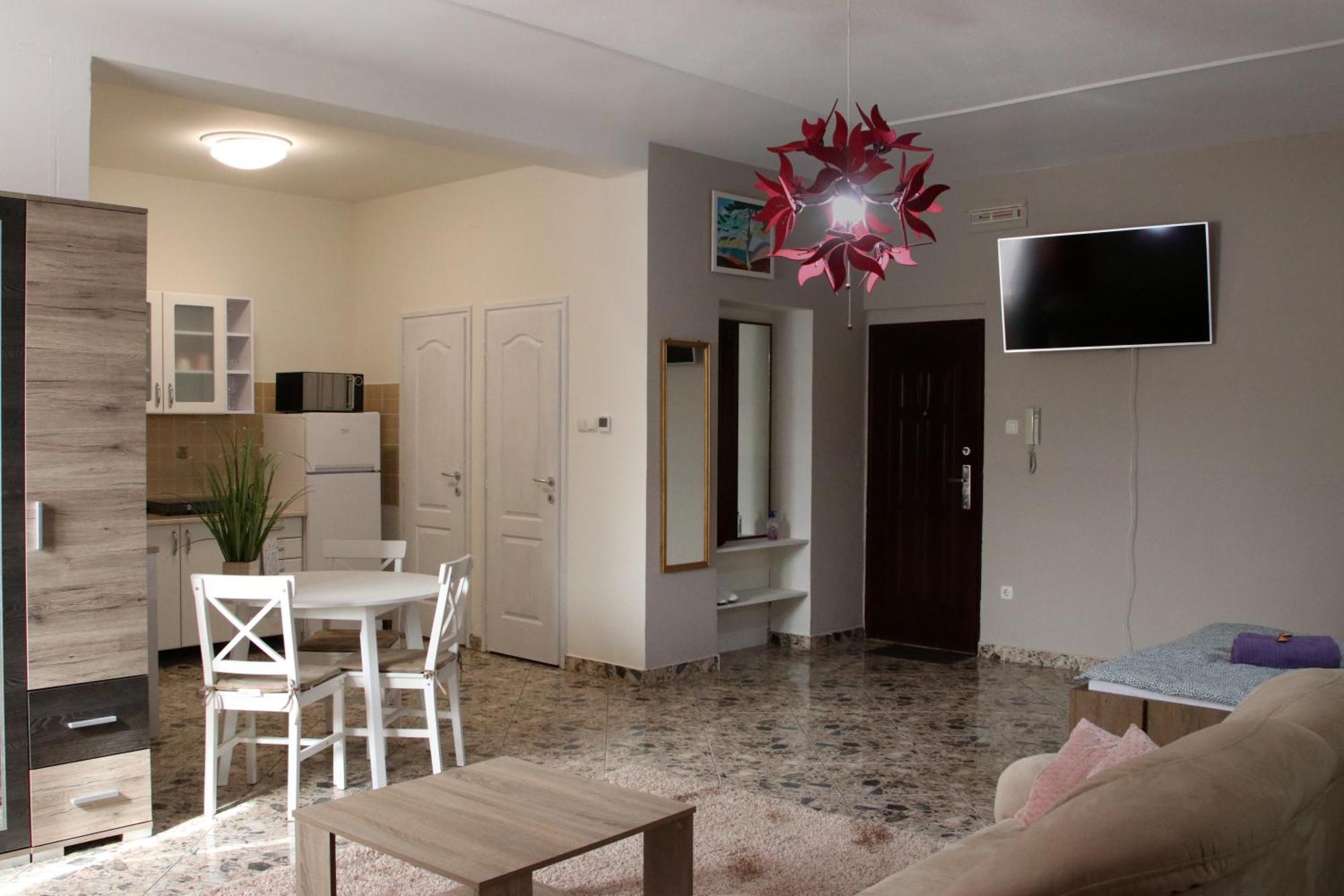 Liliom Apartman Gödöllő Esterno foto
